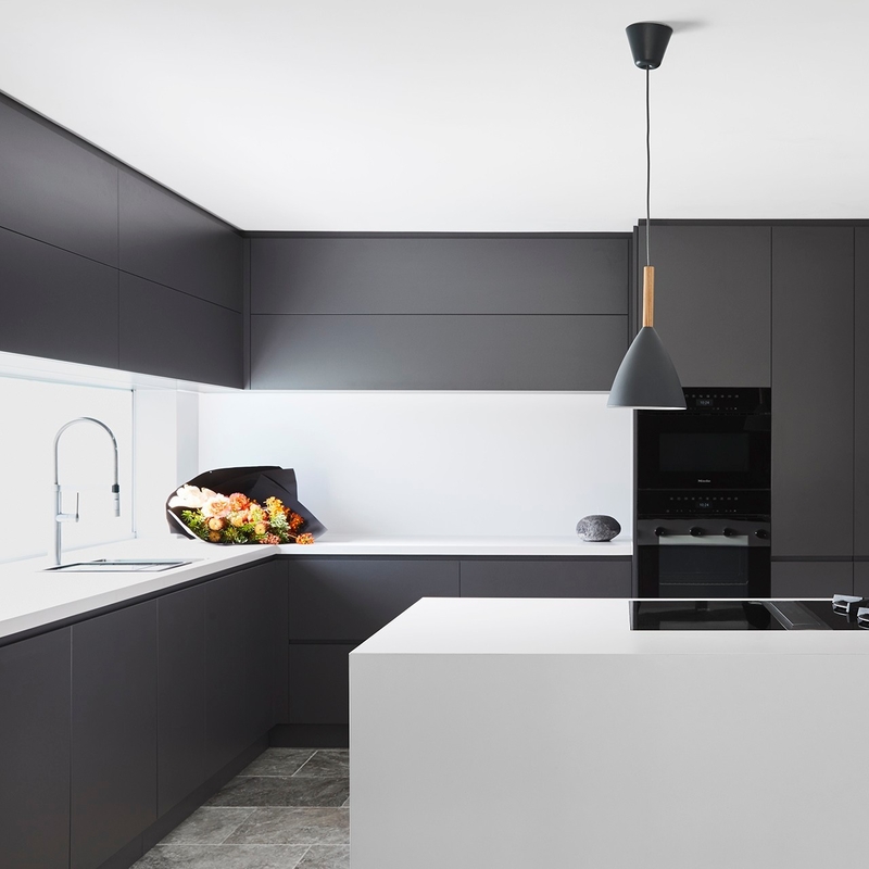 Bộ tủ bếp Melamine sang trọng tùy chỉnh Tủ bếp hiện đại màu đen HMR Core