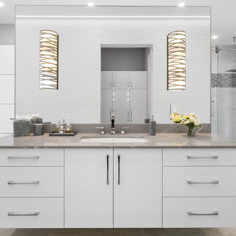 Tranh sơn mài Chậu rửa bằng gốm sứ Vanity với gương Treo tường Màu trắng Đồng bằng Cao độ bóng