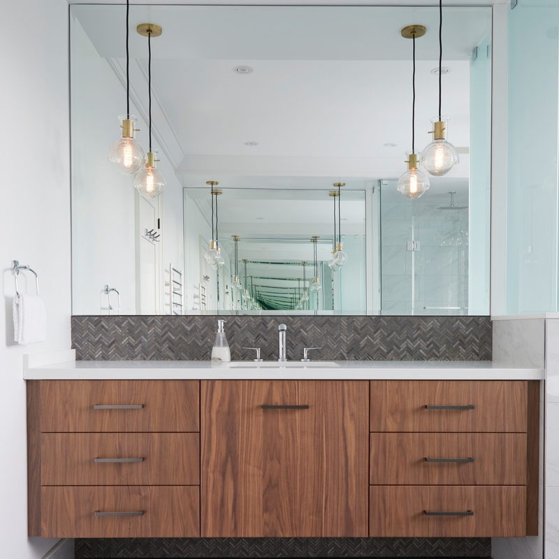 Gương hình chữ nhật Bộ phòng tắm bằng gỗ Ván gỗ Veneer Phòng tắm sang trọng hiện đại Vanity với bồn rửa