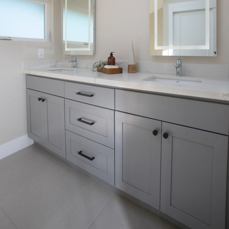 Sàn gỗ Gắn sơn mài Phòng tắm Vanity Đơn vị màu xám nhạt Máy lắc 72 inch Gương đôi