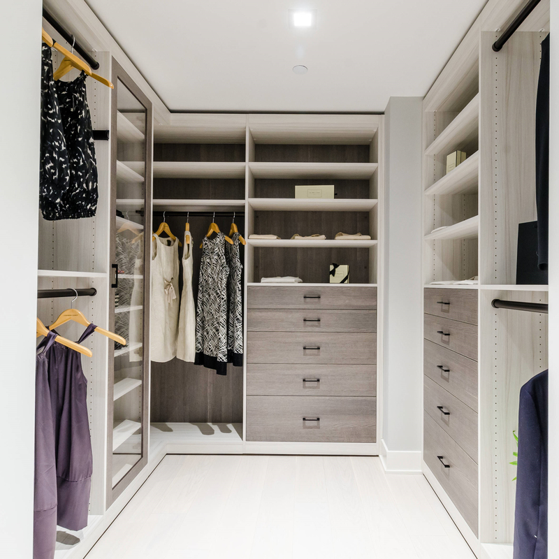 U Shape Matte Grey Melamine đi qua tủ quần áo Lối đi bằng gỗ trong kho chứa áo choàng