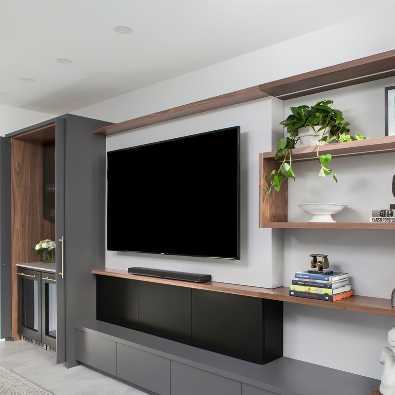 Tủ TV MFC sơn mài tối giản màu xám đậm bền bỉ với ngăn kéo lưu trữ