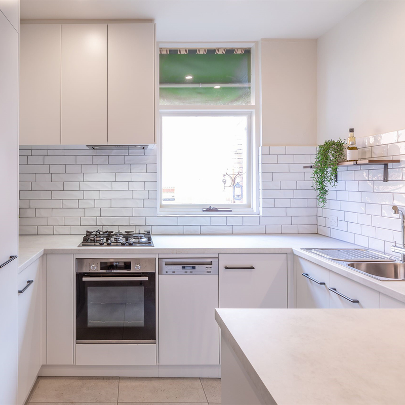 Tủ bếp nhỏ Carb P1 Tất cả trong một không gian Bếp nhỏ Melamine trắng mờ hiệu quả