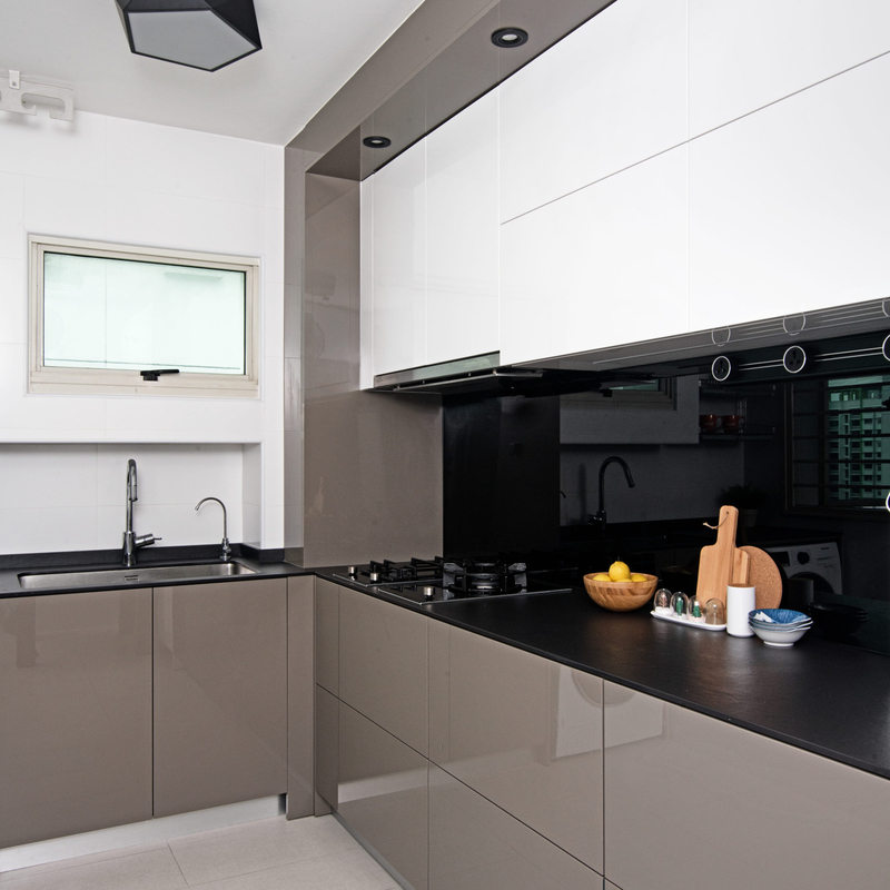 Kích thước nhỏ Tủ bếp sơn mài màu xám và trắng có độ bóng cao Tủ bếp thông minh Tủ đựng thức ăn