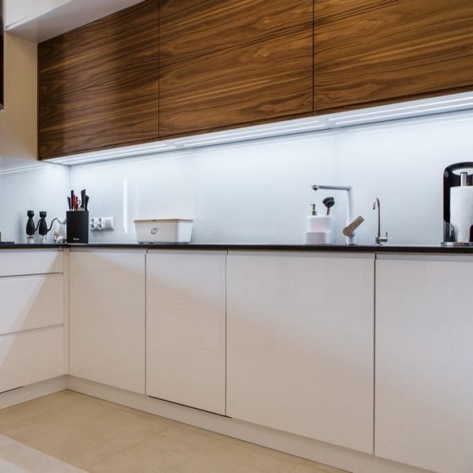 Mẫu Miễn Phí Thiết Kế Hiện Đại Bộ Tủ Bếp Nhỏ Vân Gỗ Melamine Và Màu Trắng Hoàn Chỉnh