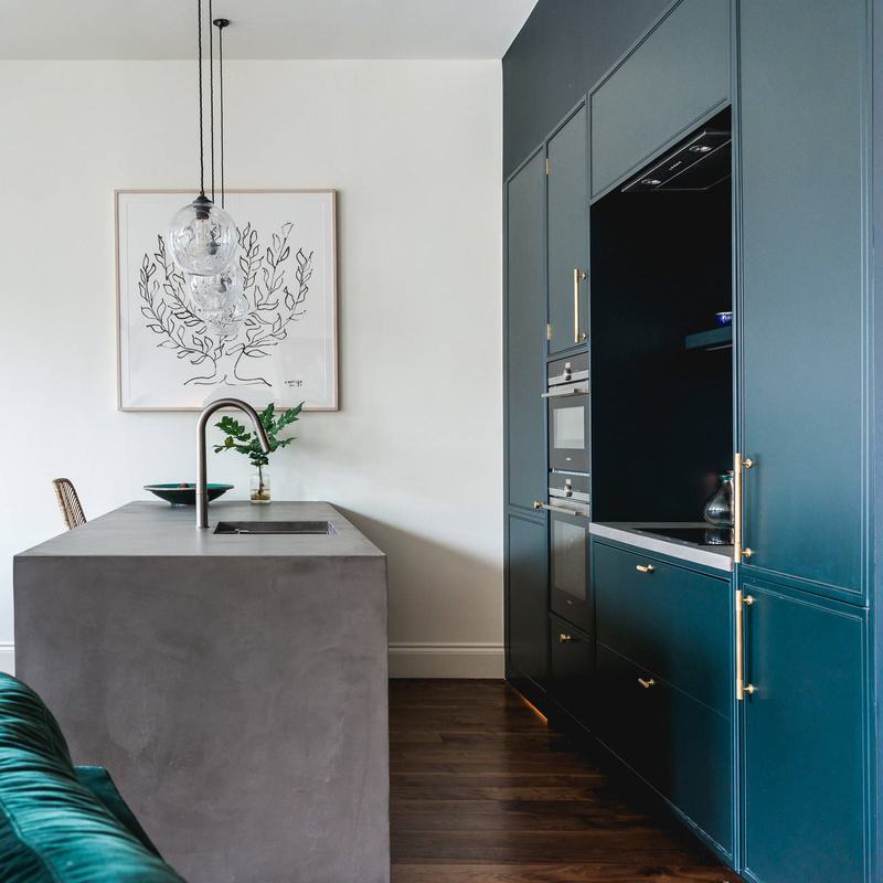Thiết kế tùy chỉnh Blue Raised Door Kitchen Cabinets Corner Wall Cabinets With Island