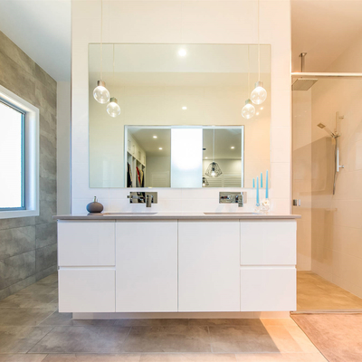 Phòng tắm tối giản Đơn vị Vanity Gương mờ White Panel phẳng Melamine Treo tường